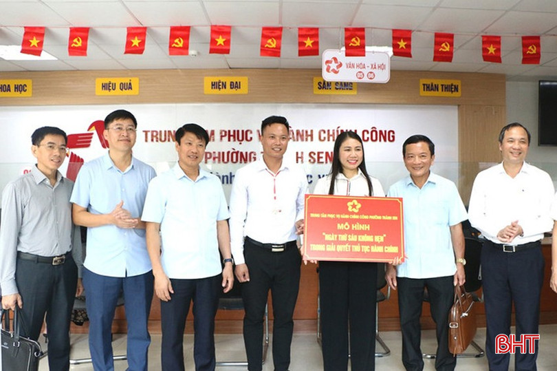 Phường Thành Sen ra mắt mô hình “Ngày thứ Sáu không hẹn” trong giải quyết thủ tục hành chính. bqbht_br_image-24.jpg