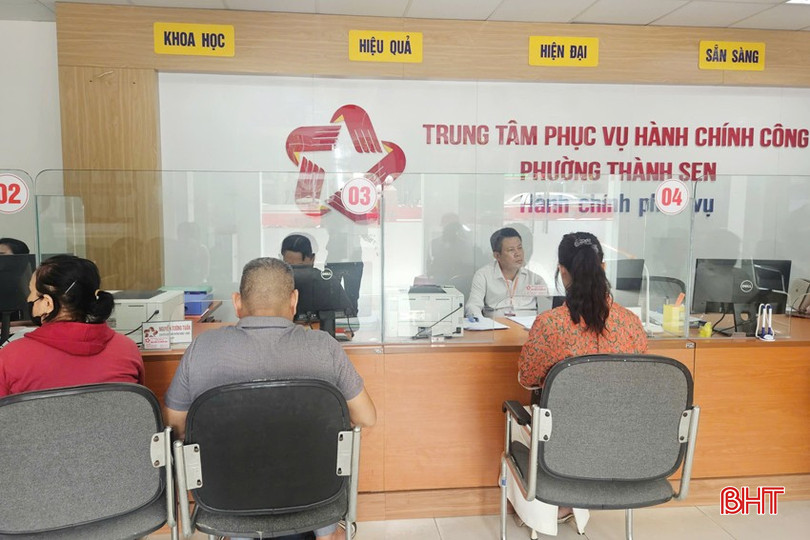 Các TTHC của người dân đều được tiếp nhận và giải quyết kịp thời, không xảy ra tình trạng chậm trễ. bqbht_br_thanh-sen-1a.jpg