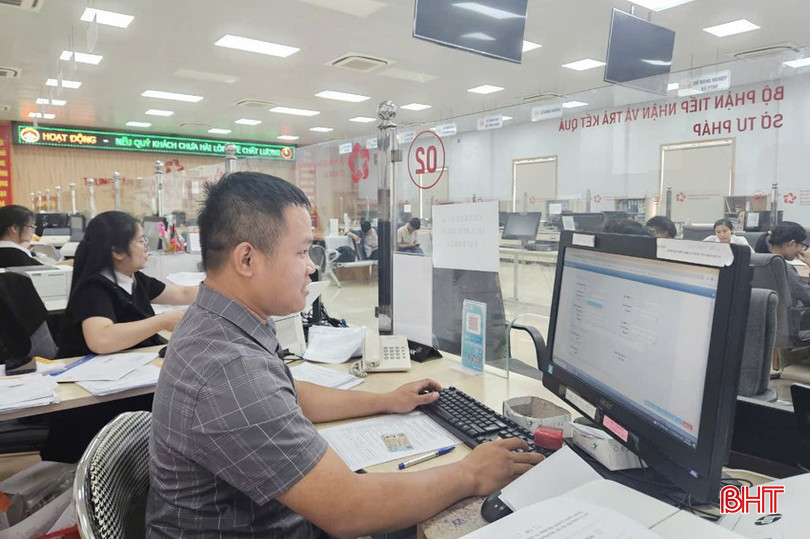 Việc cấp lý lịch tư pháp qua VNeID sẽ cắt giảm thời gian đi lại cho người dân. vneid-1a-3479.jpg