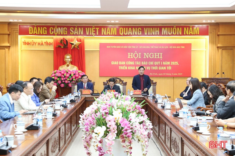 Chủ trì điều hành hội nghị. bqbht_br_3a.jpg
