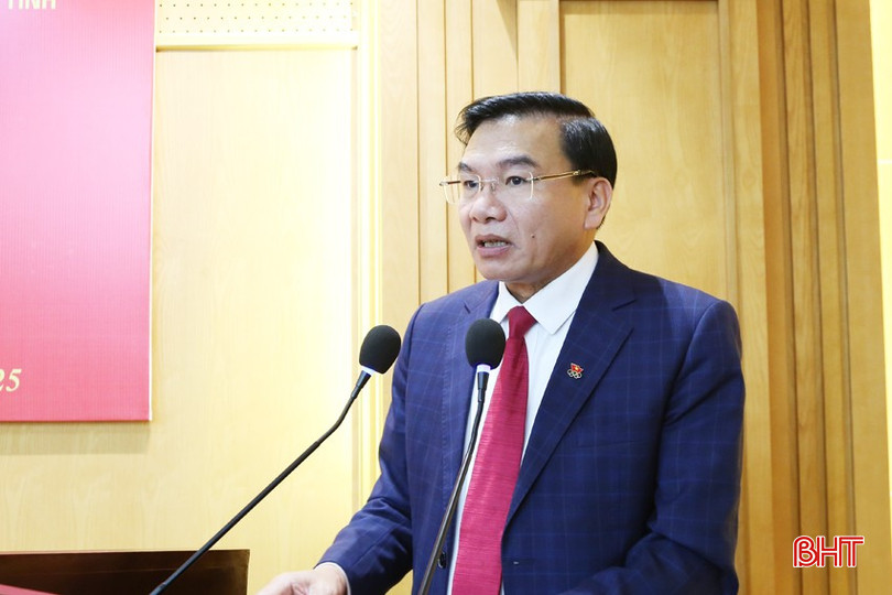 Phó Giám đốc Sở VH-TT&DL Trần Xuân Lương báo cáo hoạt động báo chí quý I/2025. bqbht_br_1a.jpg