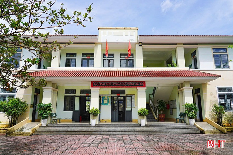 ស្ថានីយ៍សុខភាពសង្កាត់ Hai Ninh ត្រូវបានជួសជុលភ្លាមៗ ដើម្បីធានាការពិនិត្យ និងព្យាបាលជូនប្រជាពលរដ្ឋ។ bqbht_br_bao-1a.jpg