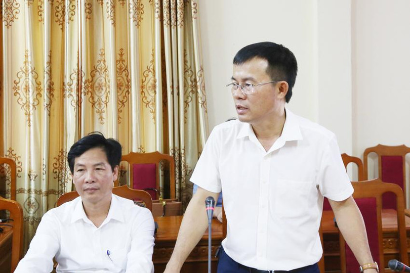 Trưởng phòng Quản lý văn hóa (Sở VH-TT&DL) Nguyễn Tùng Lĩnh báo cáo tổng thể nội dung hồ sơ. 4A.jpg
