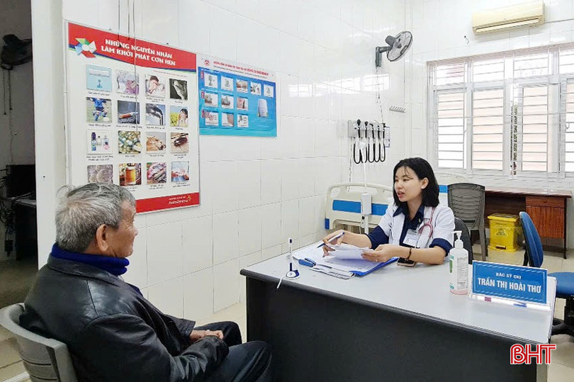 Bác sỹ Trung tâm Y tế TP Hà Tĩnh tư vấn cho người bệnh. bqbht_br_sau-tet-1a.jpg