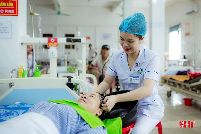Bệnh nhân thường xuyên được đội ngũ điều dưỡng chăm lo bằng nhiều hành động, việc làm ý nghĩa. ngay-dieu-duong-1a-718-1415.jpg