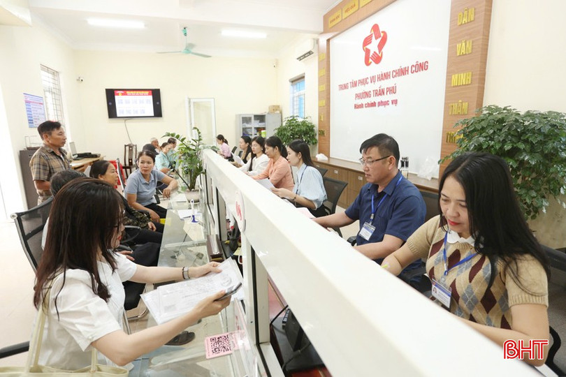 Các thủ tục giao dịch về lĩnh vực đất đai ở phường Trần Phú rất lớn. bqbht_br_cap-bia-tran-phu-2a.jpg