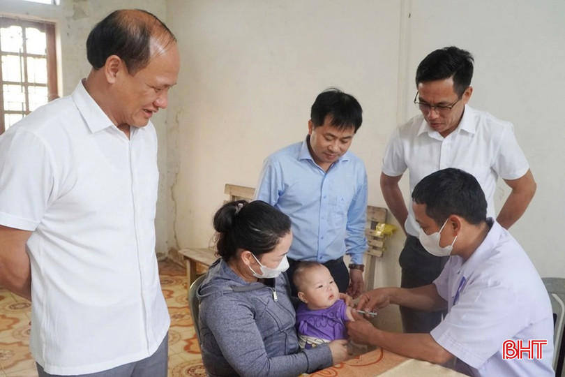 Hà Tĩnh đã hoàn thành chiến dịch tiêm vắc-xin phòng sởi đợt 2 với kết quả đạt cao. bqbht_br_soi-4a.jpg