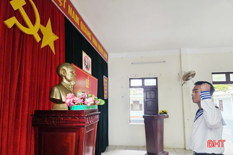Chiến sỹ Nghiêm Công Phong tuyên thệ. bqbht_br_5a-7654.jpg