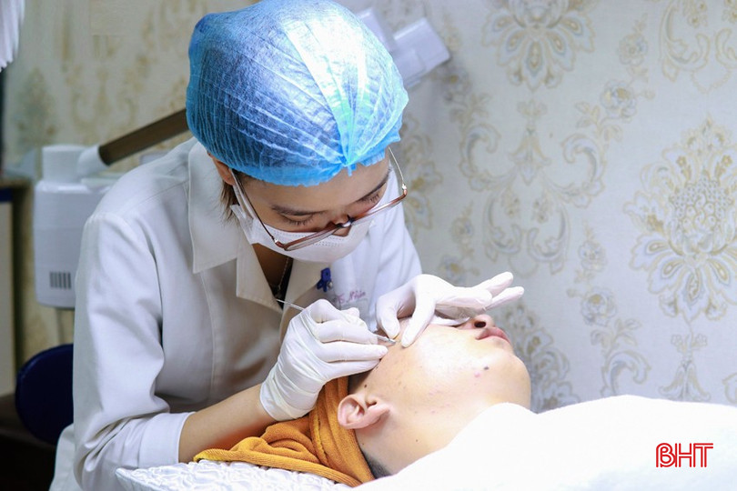 Bệnh viện Đa khoa TTH Hà Tĩnh một trong 4 đơn vị đã được cấp phép để thực hiện các hoạt động thẩm mỹ có xâm lấn. bqbht_br_tham-my-2a.jpg