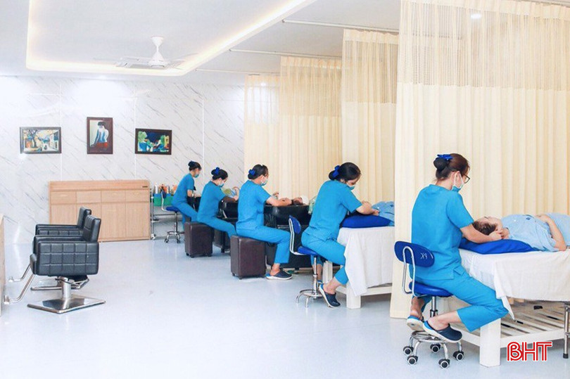 Đến các cơ sở thẩm mỹ có cấp phép sẽ giảm thiểu các nguy cơ về biến chứng đối với người dân. bqbht_br_tham-my-7b.jpg