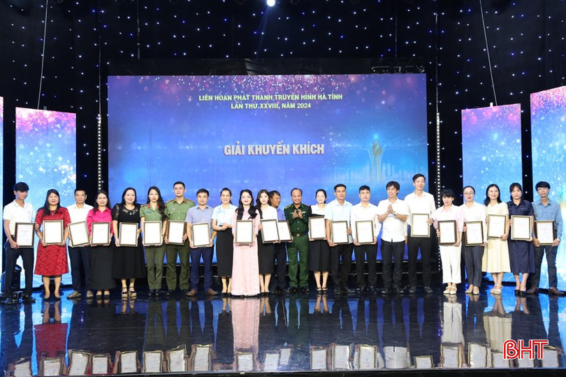 ...giải khuyến khích cho các nhóm tác giả. 5a-2401.jpg