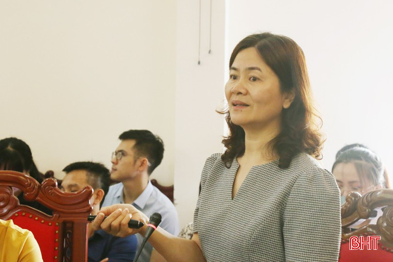 Tiến sỹ Nguyễn Thị Thu Hà – Giám đốc Trung tâm Thalassemia truyền đạt tại lớp tập huấn. 3a-9296.jpg