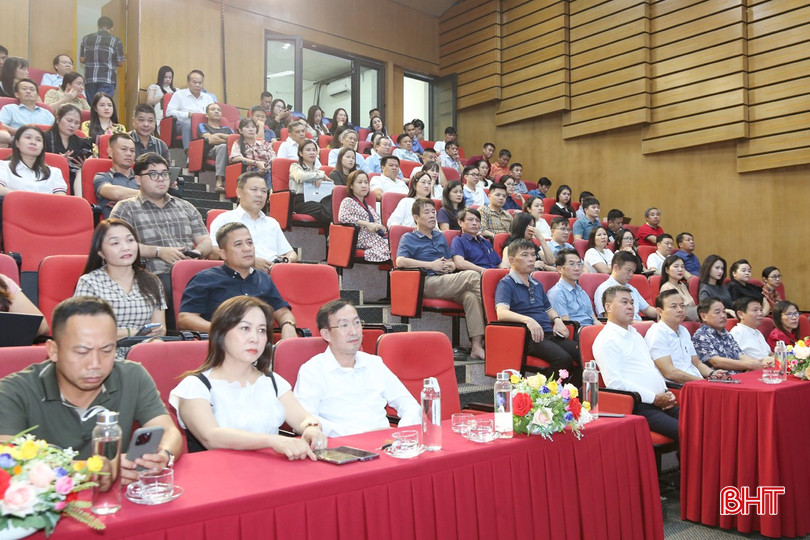 Các đại biểu tham dự cuộc trao đổi. 2A.jpg