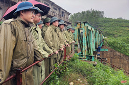 Chủ tịch UBND tỉnh kiểm tra, chỉ đạo ứng phó mưa lũ tại hồ Kẻ Gỗ và vùng hạ du 