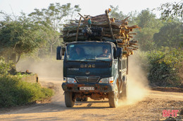 Vì sao xe quá khổ, có dấu hiệu quá tải vẫn hoành hành?