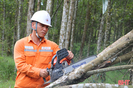 Ra quân giải phóng hành lang lưới điện cao áp tại Kỳ Anh