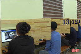 Người dân chủ động ôn luyện bộ đề mới thi lý thuyết cấp giấy phép lái xe