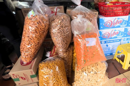 Từ món ăn vặt khoái khẩu đến mối nguy tiềm ẩn sau lớp túi nilon