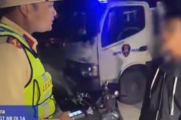 Công an kiểm tra nam sinh lớp 9 đi xe đạp điện, bất ngờ về nồng độ cồn