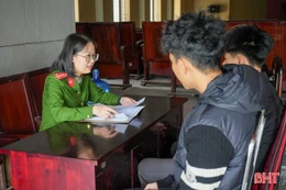 Siết chặt kỷ cương, chặn đà “quậy phố”