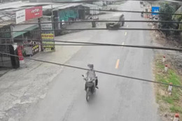 Tài xế lái ô tô húc ngã xe CSGT rồi quay đầu bỏ chạy ở Tây Ninh