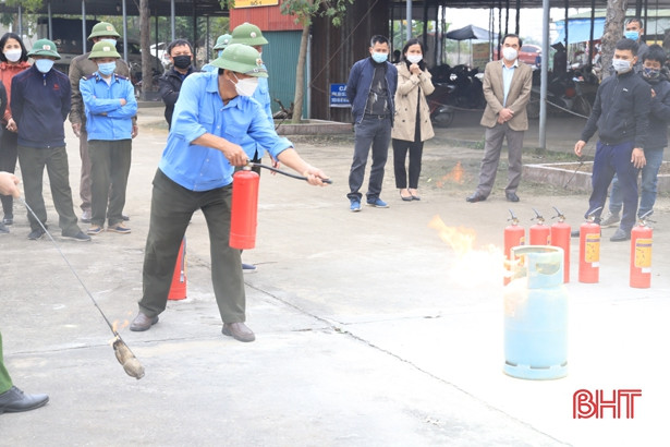 Huấn luyện nghiệp vụ và diễn tập PCCC tại Trung tâm Thương mại Hồng Lĩnh ảnh 2 Huấn luyện nghiệp vụ và diễn tập PCCC tại Trung tâm Thương mại Hồng Lĩnh