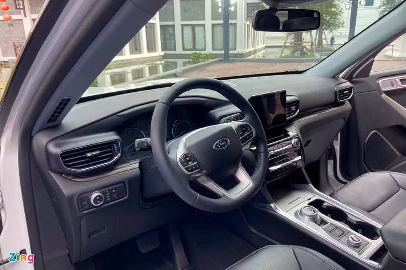 Ford Explorer 2022 có giá 2,366 tỷ đồng tại Việt Nam