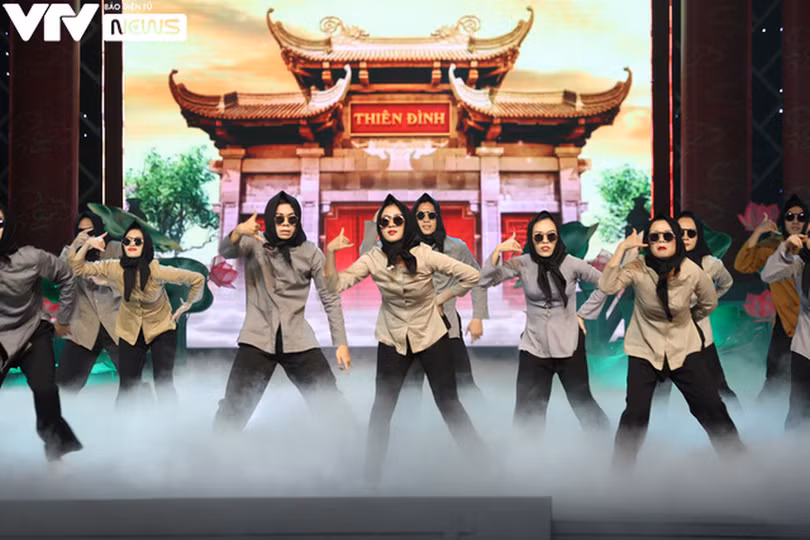 Những hình ảnh cực “hot” trên sân khấu của Táo quân 2022