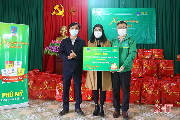 150 triệu đồng quà tết đến với người nghèo, gia đình chính sách ở Thạch Hà