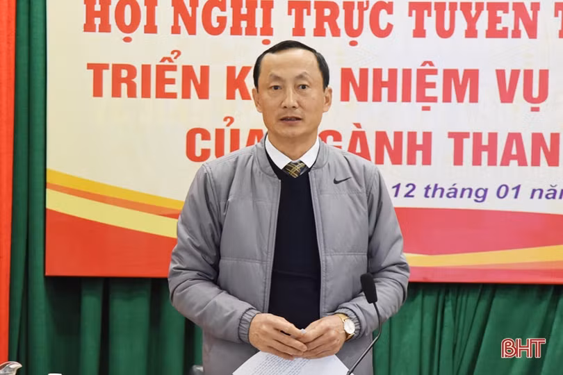 Thanh tra Hà Tĩnh nhận Cờ thi đua của Chính phủ