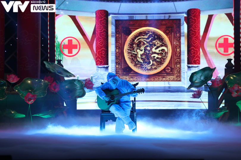 Những hình ảnh cực “hot” trên sân khấu của Táo quân 2022