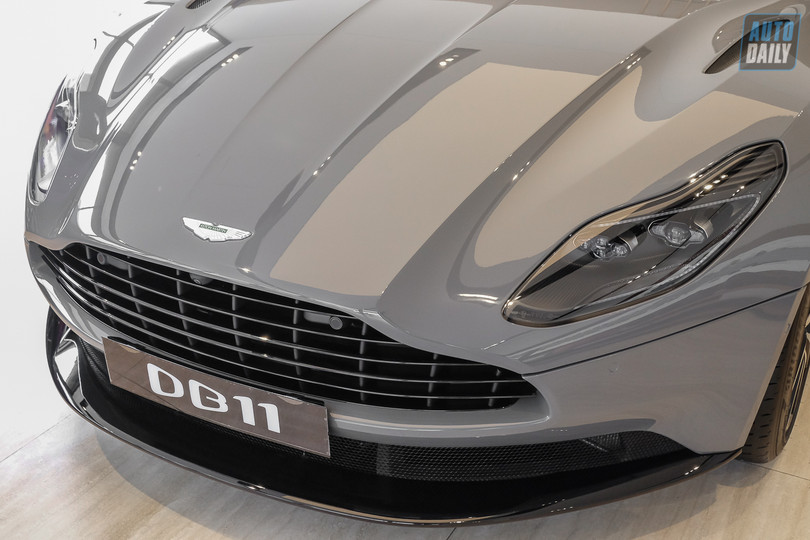 Soi chi tiết Aston Martin DB11 V8 có giá bán hơn 17 tỷ đồng tại Việt Nam