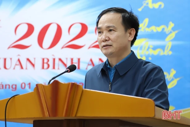 Chương trình “Tết sum vầy” tặng người lao động ngành Xây dựng Hà Tĩnh hơn 100 triệu đồng