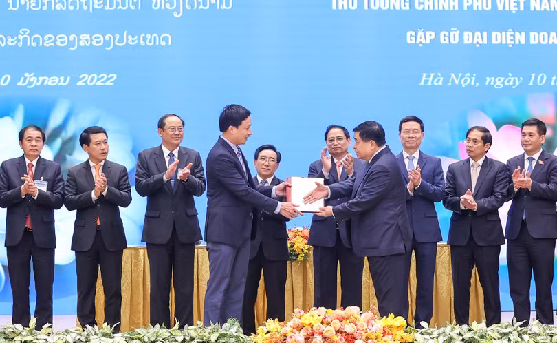 Thủ tướng Phạm Minh Chính: 6 sứ mệnh khi đầu tư sang Lào