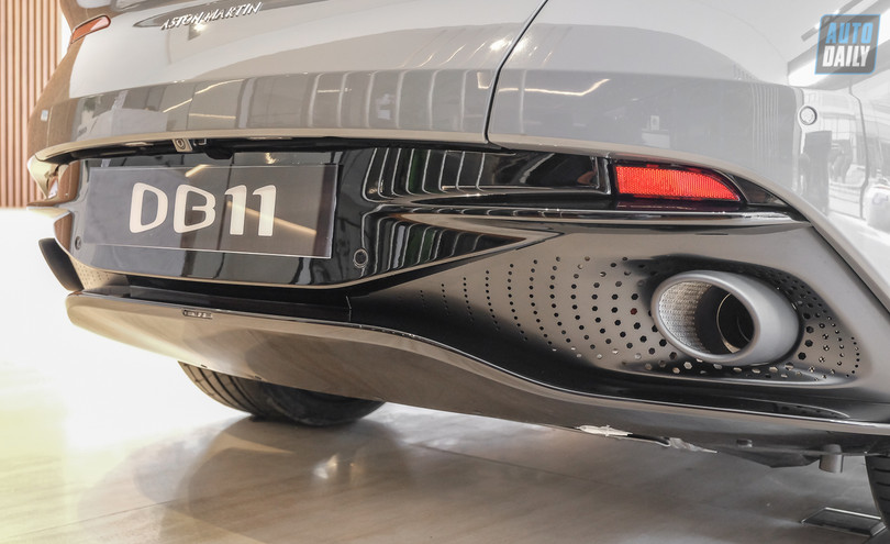 Soi chi tiết Aston Martin DB11 V8 có giá bán hơn 17 tỷ đồng tại Việt Nam