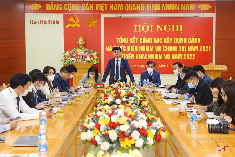 Hà Tĩnh phát động Giải Búa liềm vàng và Giải Báo chí viết về gương người tốt, việc tốt năm 2022