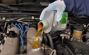 Lưu ý để chọn được loại dầu nhớt phù hợp cho xe ôtô của bạn