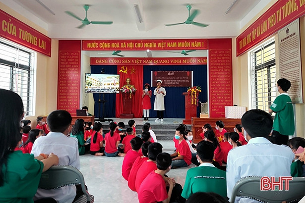 Giao lưu tìm hiểu truyền thống văn hóa con người Hà Tĩnh tại ngôi nhà trí tuệ