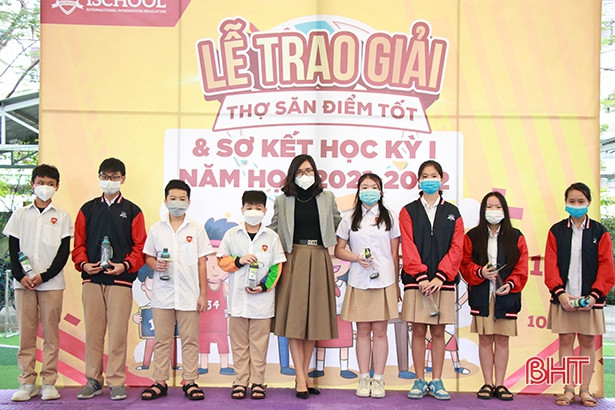 Học sinh iSchool Hà Tĩnh hào hứng tham gia chương trình “Thợ săn điểm tốt”