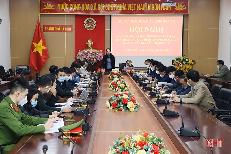 Tăng cường kiểm soát ATVSTP ở TP Hà Tĩnh và Cẩm Xuyên