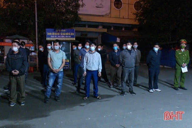 Trang bị kỹ năng PCCC cho tiểu thương chợ TP Hà Tĩnh 