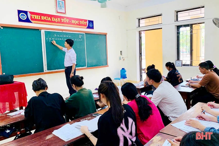 Học sinh Trường THPT Cù Huy Cận (Vũ Quang) tăng tốc ôn thi. bqbht_br_img-9383-copy.jpg