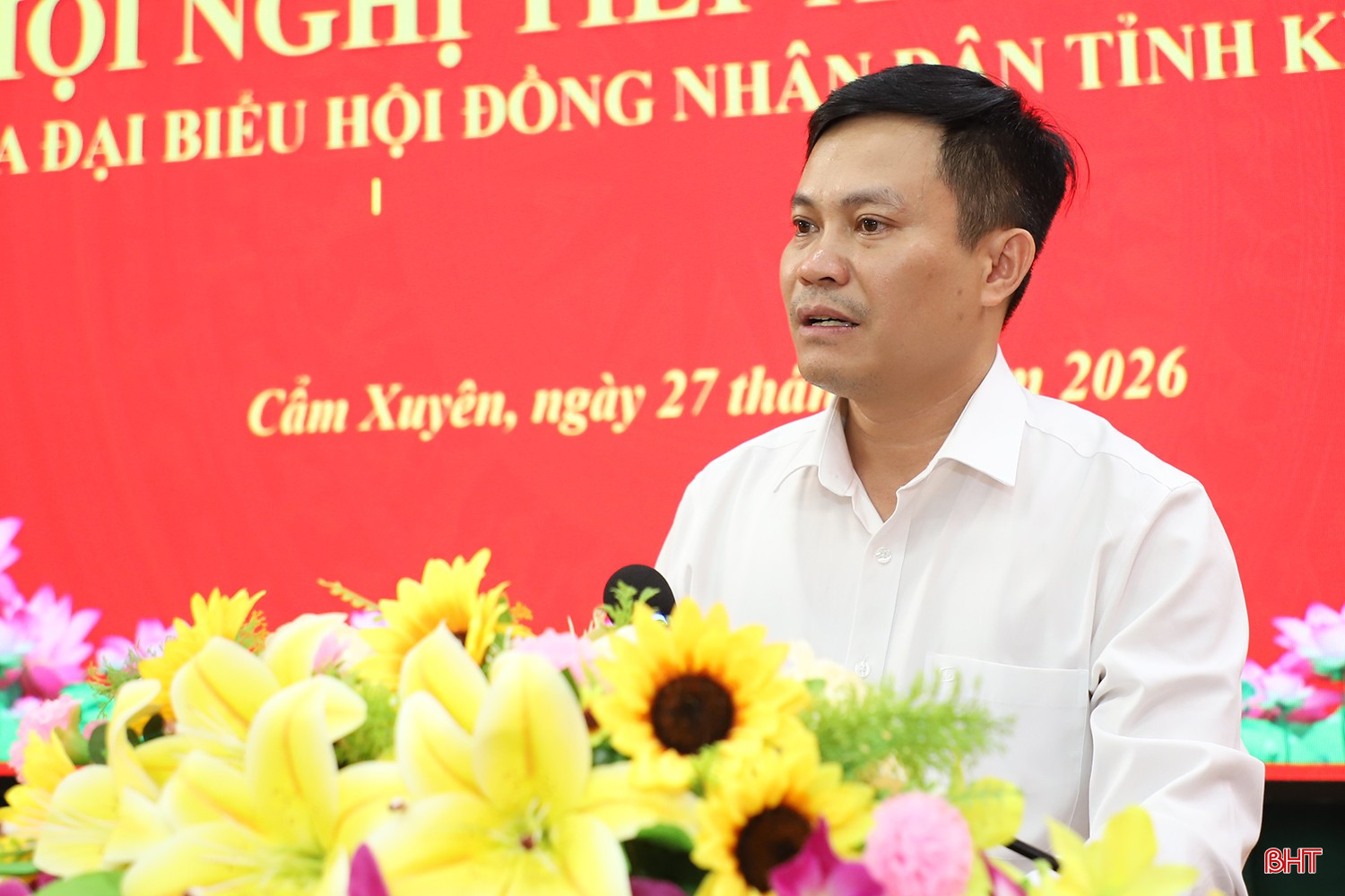 Cử tri Phan Thanh Nghi (xã Cẩm Xuyên) đề xuất xem xét bổ sung cán bộ lĩnh vực xây dựng, quản lý dự án, nội vụ cho các xã.