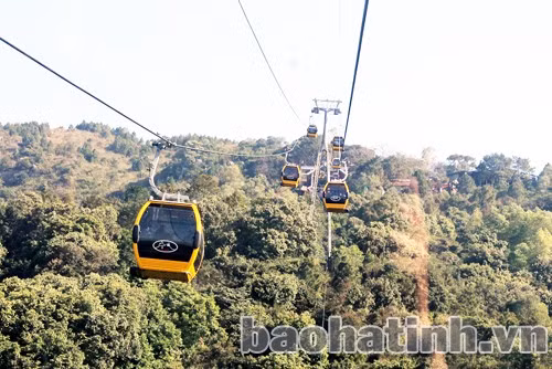 Trên đỉnh non Hồng