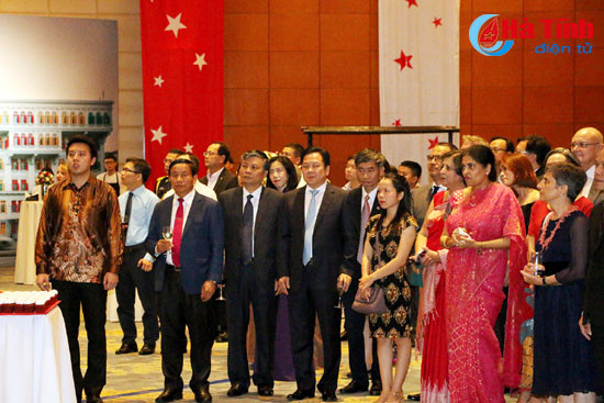 bi thu tinh uy du chieu dai ky niem 52 nam quoc khanh singapore