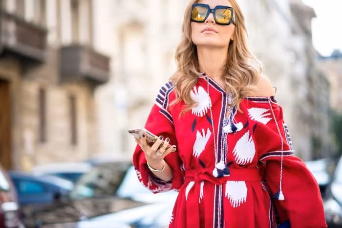 1001 cach mac mau do khien chang do guc ngay tuc thi