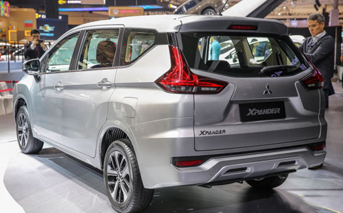 Phần đuôi tạo hình chữ X tương tự mẫu eX concept hồi triển lãm Tokyo 2015. mitsubishi xpander mpv moi ra mat dong nam a