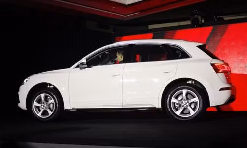 can canh mau audi q5 the he thu hai vua ra mat thi truong viet