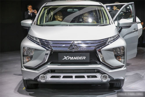 Lưới tản nhiệt kiểu chữ X cỡ lớn và ba-đờ-sốc nổi bật. mitsubishi xpander mpv moi ra mat dong nam a