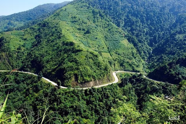 ve dep ngoan muc cua 5 cung duong deo hiem tro nhat viet nam